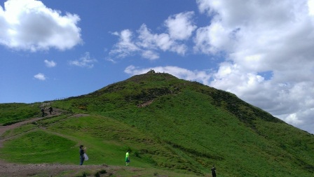 1404045698-298865033 Edinburgh-Arthur's Seat俯瞰愛丁堡全貌的好位置