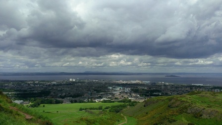 1404045701-4185846919 Edinburgh-Arthur's Seat俯瞰愛丁堡全貌的好位置