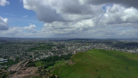 1404045706-87636391 Edinburgh-Arthur's Seat俯瞰愛丁堡全貌的好位置