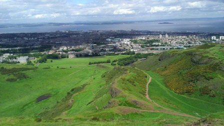 1404045708-2632445213 Edinburgh-Arthur's Seat俯瞰愛丁堡全貌的好位置