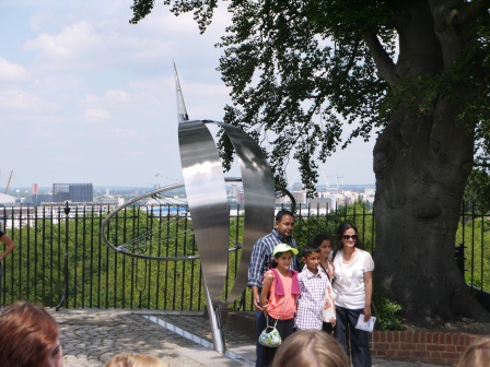 1405092675-2903760972 London-格林威治皇家天文台 子午線一線之隔分出東西兩半球