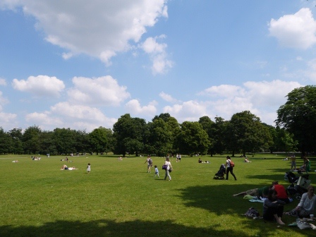 1405092683-69082131 London-格林威治皇家天文台 子午線一線之隔分出東西兩半球