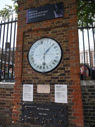 1405092885-443343116 London-格林威治皇家天文台 子午線一線之隔分出東西兩半球