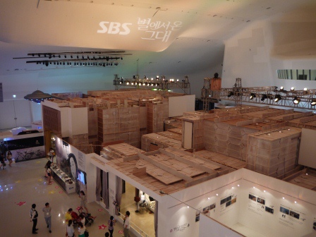 1405524057-3578885768 Seoul-星星展 我不迷星星 但便宜吹冷氣看展覽還有炸雞啤酒可以吃 划算喔