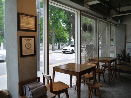 1405610724-2276116107 Seoul-Cafe Kona Queens三清洞設計咖啡廳