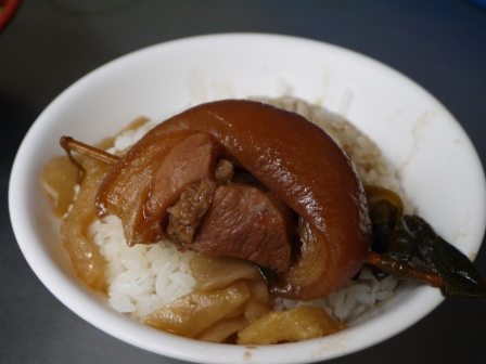 1408202425-9563717 彰化-泉焢肉飯 入口即化的口感皮超好吃
