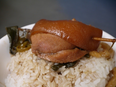 1408202426-1091204723 彰化-泉焢肉飯 入口即化的口感皮超好吃