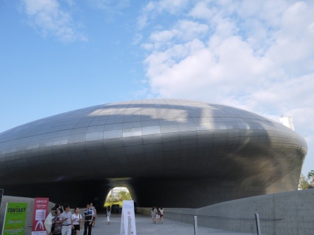 1408461938-625897413 Seoul-東大門設計廣場 札哈哈蒂設計 來自星星的新地標