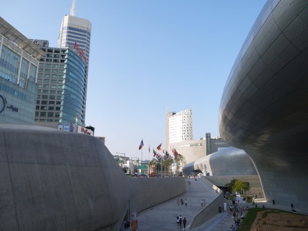 1408461939-729909396 Seoul-東大門設計廣場 札哈哈蒂設計 來自星星的新地標