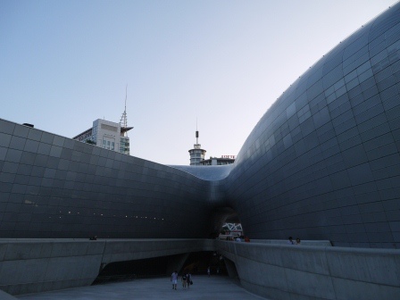 1408461946-1729581920 Seoul-東大門設計廣場 札哈哈蒂設計 來自星星的新地標