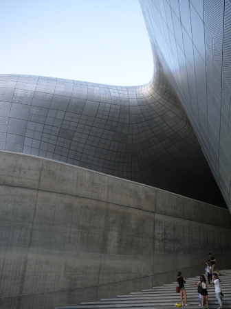 1408462220-1350226709 Seoul-東大門設計廣場 札哈哈蒂設計 來自星星的新地標