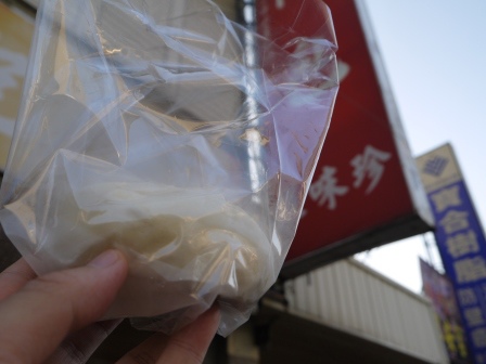 1411903808-4262331931 鹿港-阿振肉包vs老龍師肉包 鹿港的包子好好吃