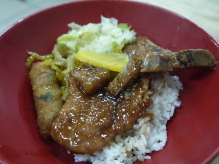 1411904257-160370843 彰化-黑肉麵排骨飯 排骨軟嫩好吃
