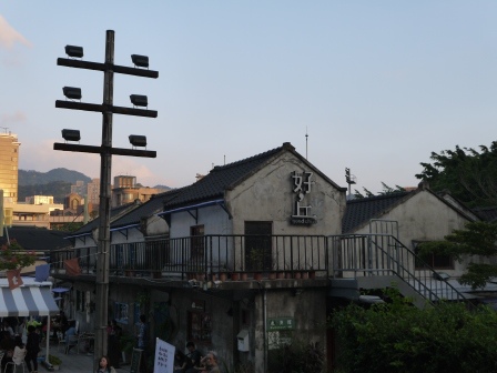 1413694563-2840989858 信義-四四南村 豪宅環繞的古早眷村