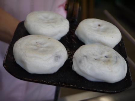 1413711546-859034359 Dazaifu-松屋 梅枝餅 太宰府必吃甜點