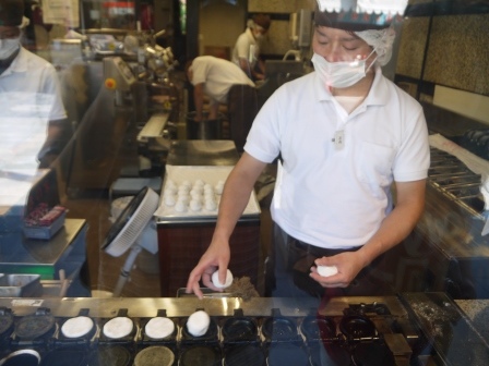 1413711548-2277254260 Dazaifu-松屋 梅枝餅 太宰府必吃甜點