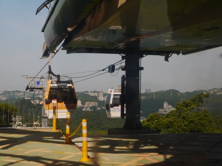 1414678131-80588786 文山-貓空纜車 開幕這麼久現在才來啊??