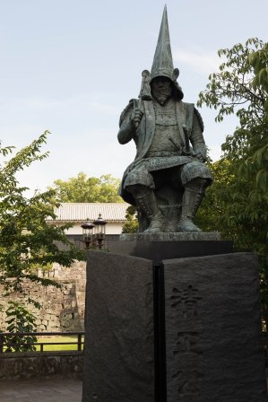 1416236832-3331442259 Kumamoto-熊本城 這藍天也太美襯托壯闊的熊本城