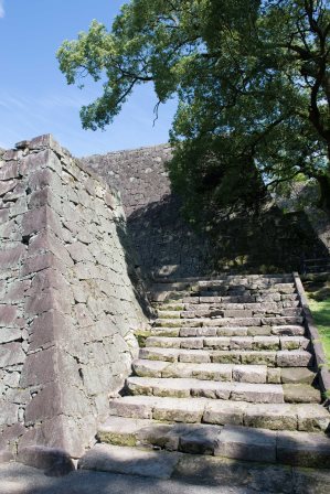 1416236834-1693835818 Kumamoto-熊本城 這藍天也太美襯托壯闊的熊本城