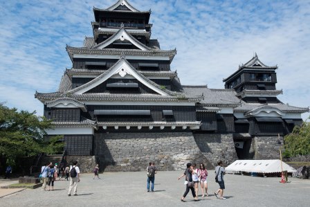 1416236843-696272368 Kumamoto-熊本城 這藍天也太美襯托壯闊的熊本城