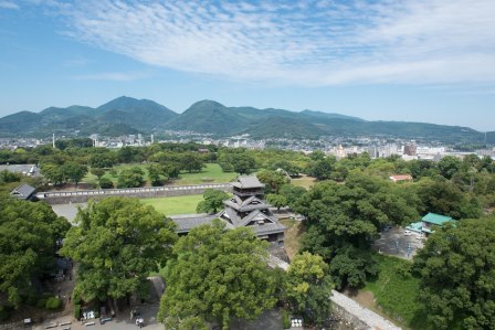 1416236846-3788883541 Kumamoto-熊本城 這藍天也太美襯托壯闊的熊本城