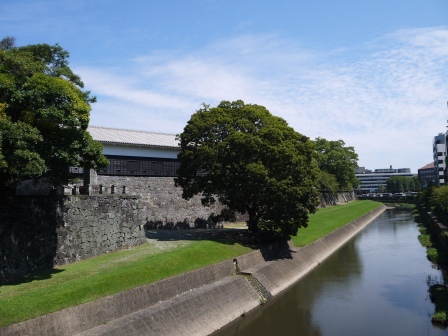 1416236849-3614966331 Kumamoto-熊本城 這藍天也太美襯托壯闊的熊本城