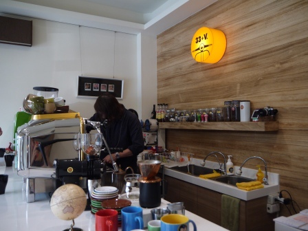 1416840670-841258835 嘉義-33+Vespa 咖啡名店33+V咖啡達人超人煮給你喝