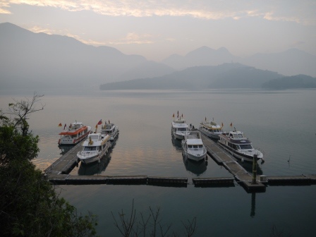 1416841876-3834026843 日月潭-日月潭最美景緻 靜謐如仙境般的晨曦(魚池)