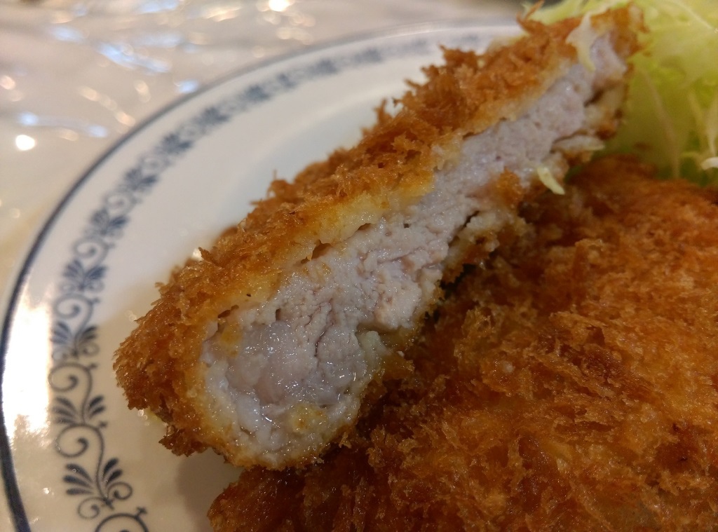 1419925094-2997235309 Ginza-煉瓦亭 好香好多汁的炸豬排啊