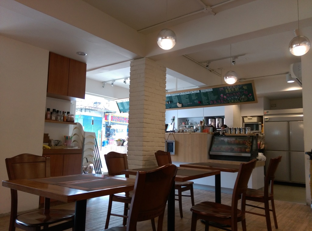 1421039476-1875029296 新竹-低調但CP值高 咕咕雞Brunch輕食