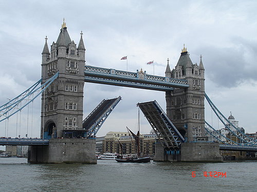 4ac5ca165aa0a London-Tower Bridge isn't falling down.(倫敦塔橋)