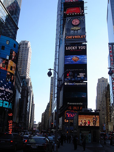 4ac5ca487c1e2 New York-Times Square熱鬧登場