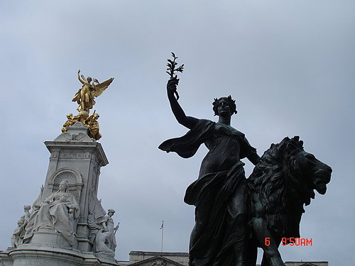 4ac5ca63c3b16 London-白金漢宮女王在家嗎？