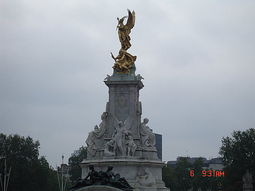 4ac5ca6448a6e London-白金漢宮女王在家嗎？
