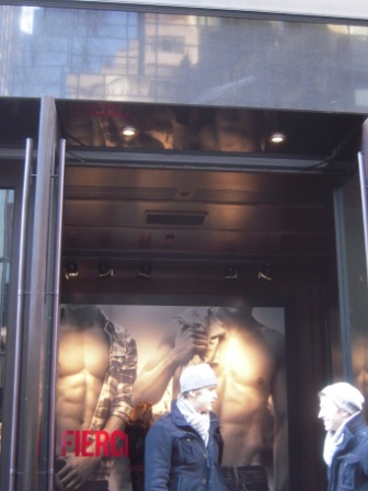 4b34a96d005c5 New York-Abercrombie & Fitch