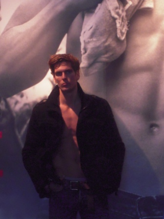 4b34a97a96146 New York-Abercrombie & Fitch