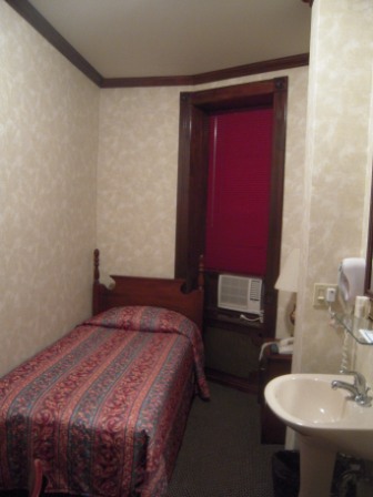 4b40a9ab2078b USA-Check in, Check out, Hotel’s traveler