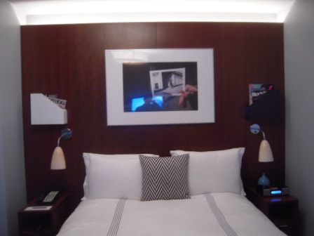 4b40a9d5a0279 USA-Check in, Check out, Hotel’s traveler
