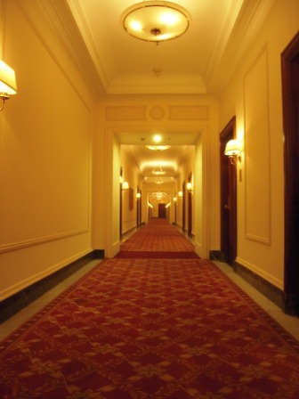 4b40aa1ea8981 USA-Check in, Check out, Hotel’s traveler