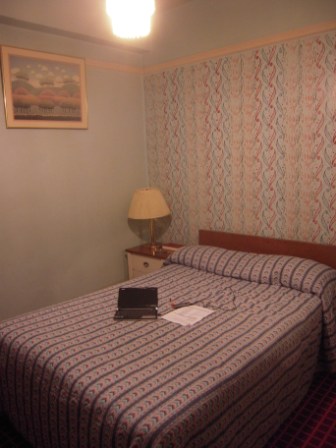 4b40aa228a3ff USA-Check in, Check out, Hotel’s traveler
