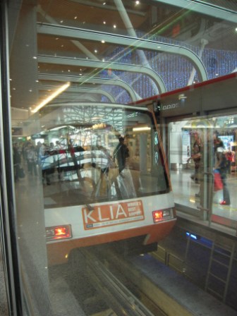 4b51bc0d44b35 Kuala Lumpur-隨寫，從KL國際機場談起