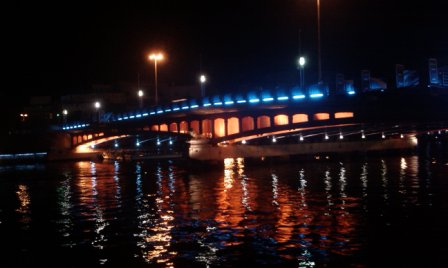 4bb5f91fd6161 前金-愛河畔