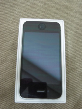 952f1f2deae6023f90f583e58ae8cd4a 未預期的iPhone 4