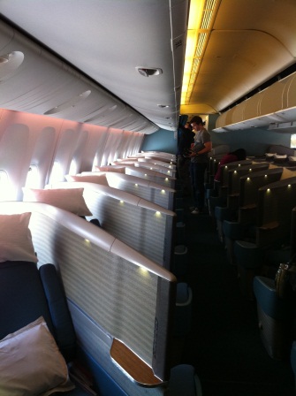 d65f352fb4b66827994c67c0b7fc9d22 國泰航空魚骨式商務艙