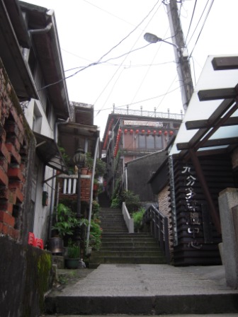 e1f89937fa2d2f934b0005869efc5d8f 瑞芳-山城九份晨霧瀰漫