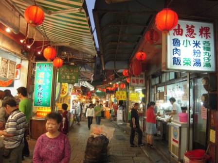 ec33bf53db171e662ae0e80631bffc1f 瑞芳-山城九份越夜越美麗