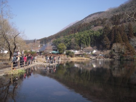 f0018632294bbd4bef2623eba1e0627f Yufuin-由布院商店街與金麟湖