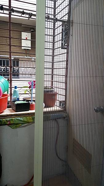 20180708 桃園慈文路浴室舊翻新 泥作和鋁門窗-2.jpg