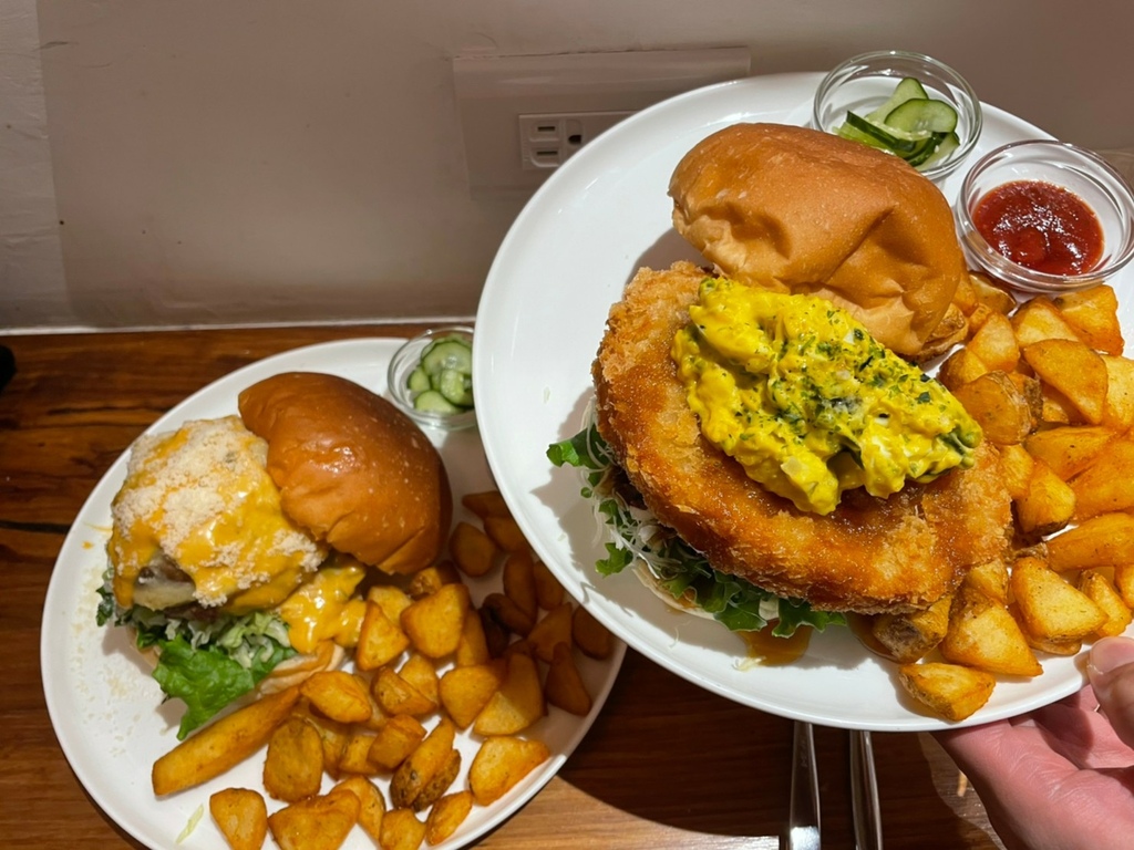 [食記] 信義超人氣日式漢堡WakuWaku Burger