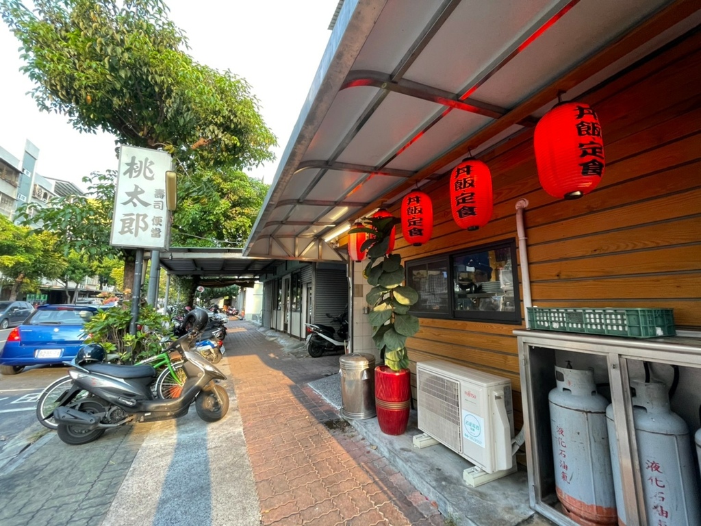【台南 南區】壽司控報到|平價的美味桃太郎日式食堂 安平工業區旁生魚片、日式炸豬排 @ :: 痞客邦 ::